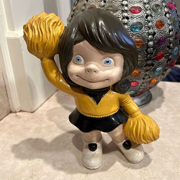 Vintage altlantic mold ceramic girl cheerleader pom pom figurine decorative art - Picture 1 of 8